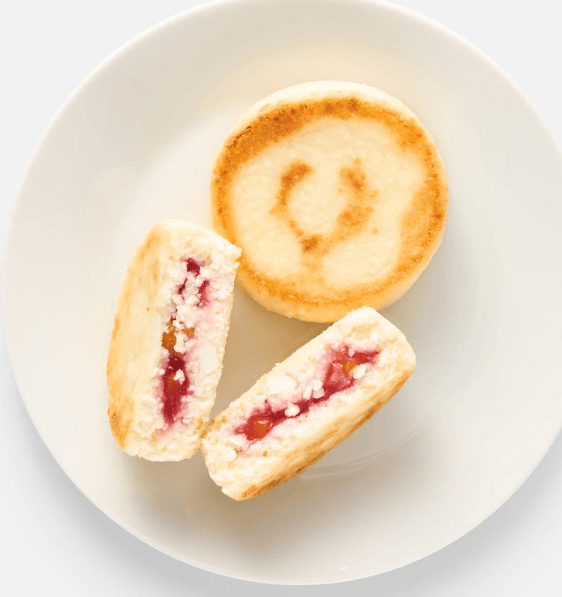 Сырники Самокат, с клубникой и персиком 