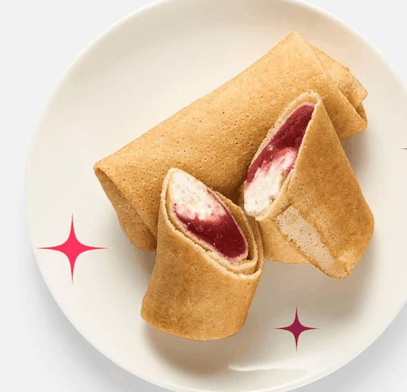 Блинчики Самокат, со сливочным сыром и клубничным конфитюром 