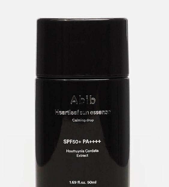 Солнцезащитная эссенция для лица с хауттюйнией SPF 50+ ABIB Heartleaf sun essence Calming drop