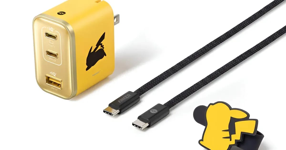 Желтый быстрый адаптер питания Anker USB Fast Charger 70W Pikachu Edition с принтом Пикачу