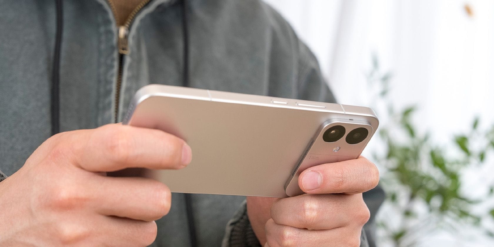 Иллюстрация к утечке о 7-дюймовом смартфоне Xiaomi/REDMI с 2K-экраном и батареей более 10 000 мА·ч