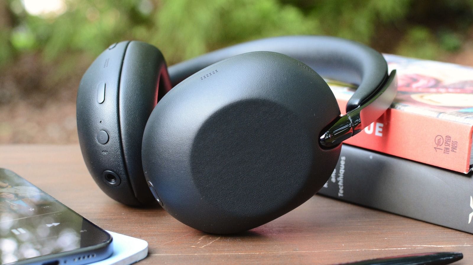 Наушники Sony 1000X The Collexion (WH-1000XX) в премиальном дизайне из кожи и металла